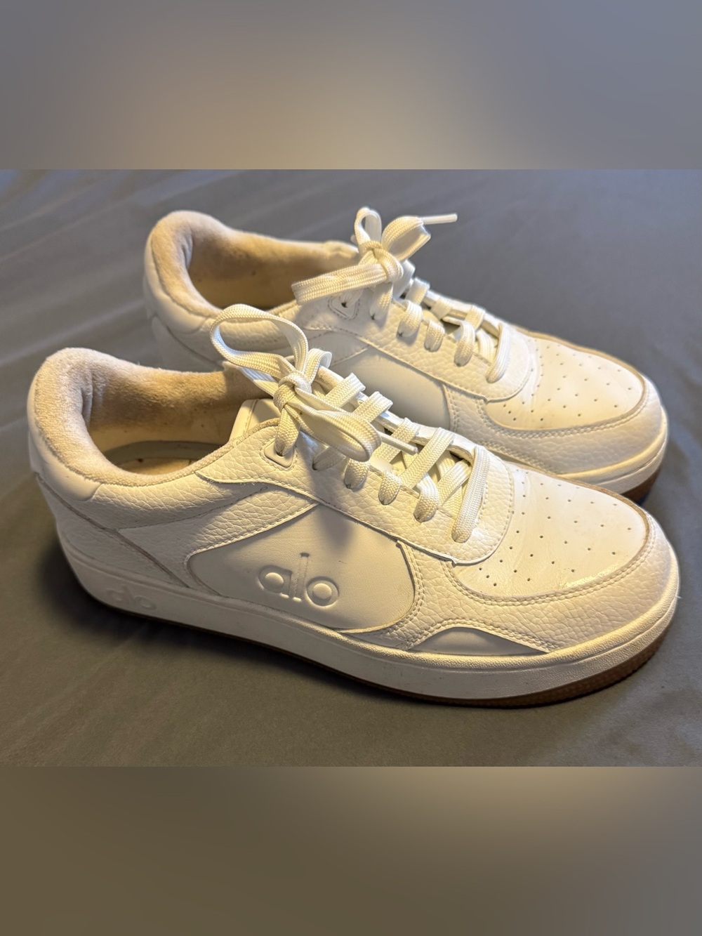 Alo Size 7 Men 8.5 Women Recovery Mode Sneaker White Used